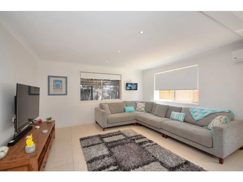 71 Avanti Street, Mermaid Waters QLD 4218