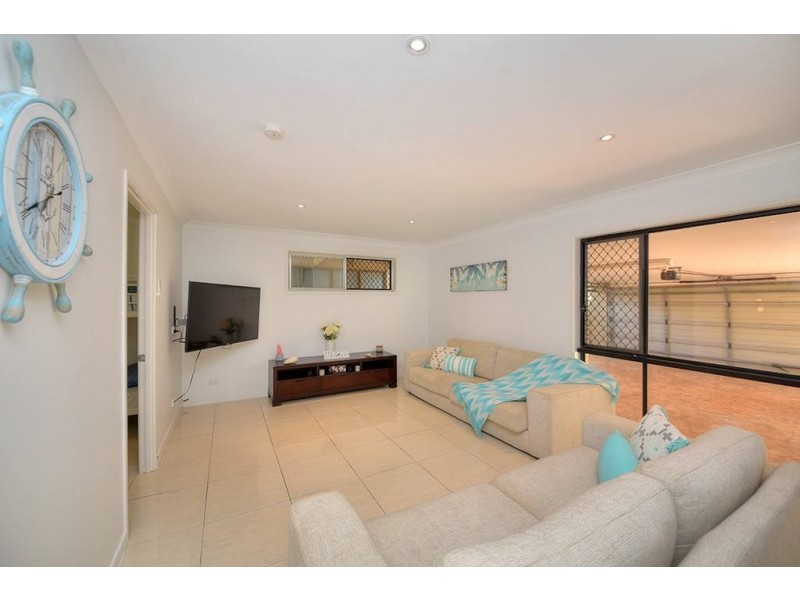 71 Avanti Street, Mermaid Waters QLD 4218