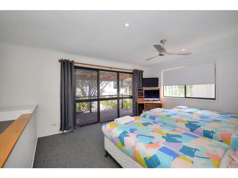 71 Avanti Street, Mermaid Waters QLD 4218