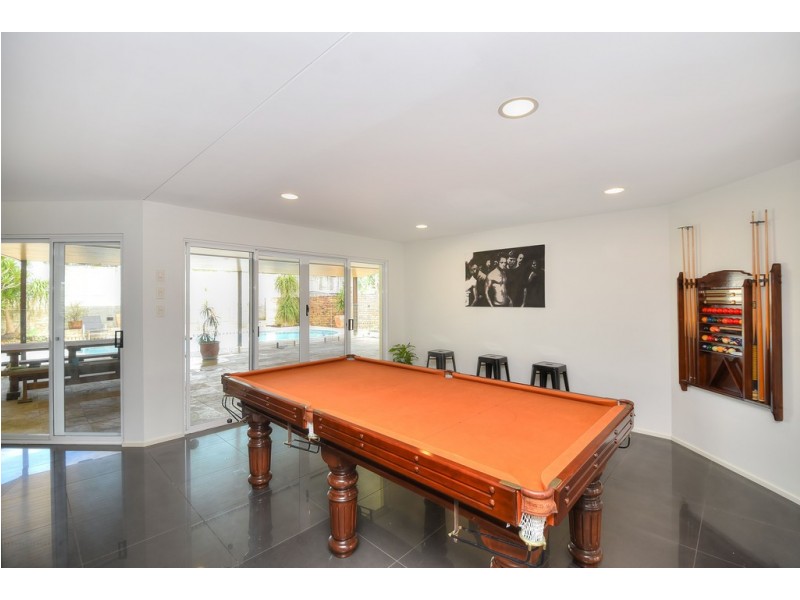 17 Portobello Drive, Mermaid Waters QLD 4218