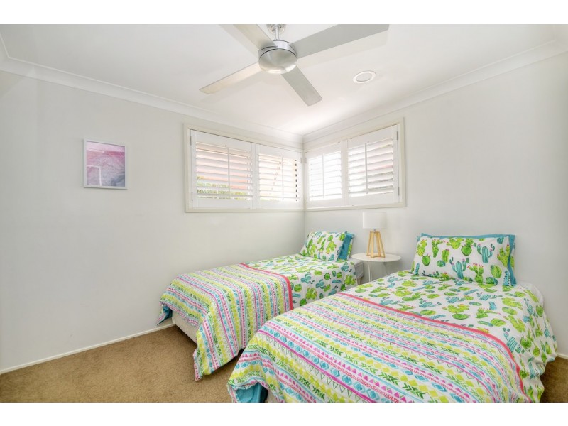 17 Portobello Drive, Mermaid Waters QLD 4218