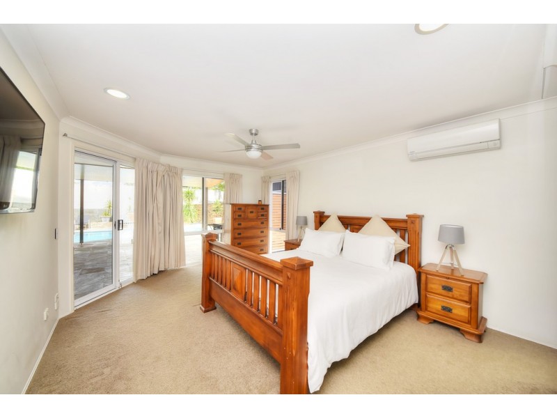 17 Portobello Drive, Mermaid Waters QLD 4218