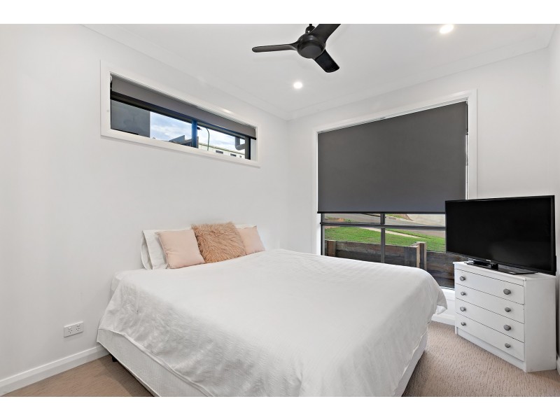 20 Feathertop Street, Banora Point NSW 2486