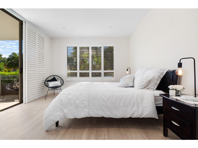 317/3-5 Pendraat Parade, Hope Island QLD 4212