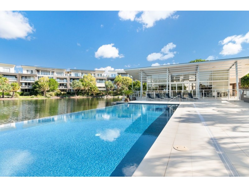 317/3-5 Pendraat Parade, Hope Island QLD 4212
