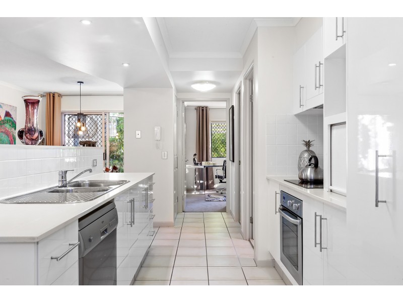 25/1 Riverwalk Avenue, Robina QLD 4226