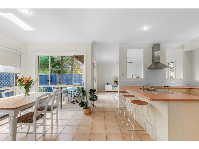 2/16 Tenth Avenue, Palm Beach QLD 4221