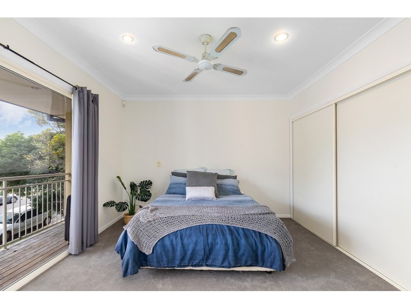 2/16 Tenth Avenue, Palm Beach QLD 4221