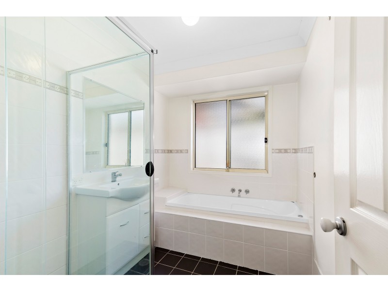 4 Greendale Place, Banora Point NSW 2486