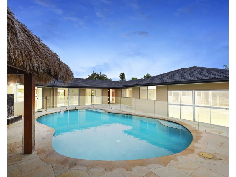 1 River Crescent, Broadbeach Waters QLD 4218