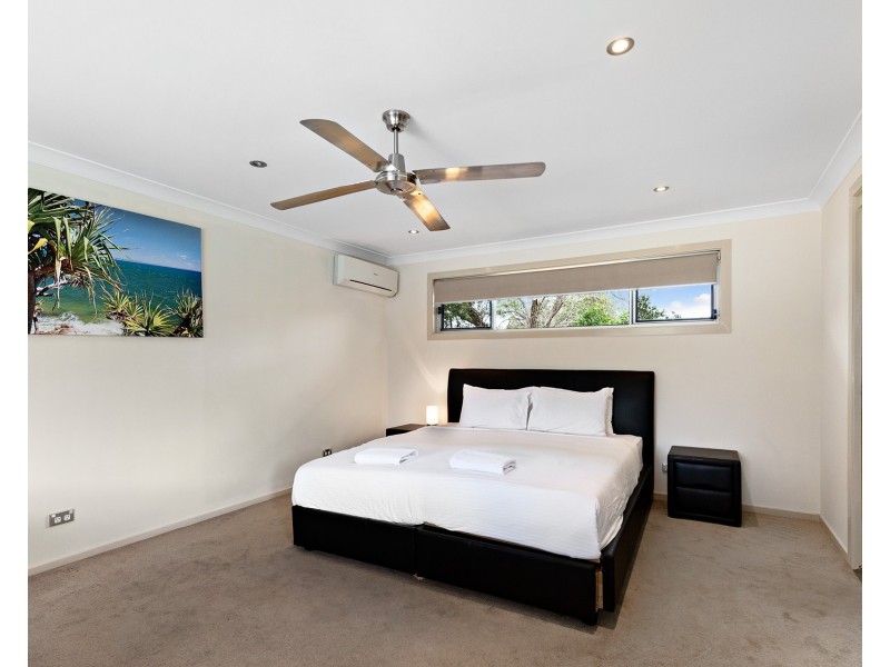 1 River Crescent, Broadbeach Waters QLD 4218