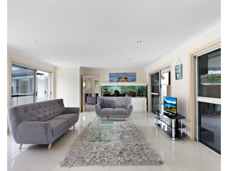 1 River Crescent, Broadbeach Waters QLD 4218