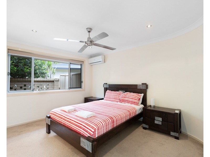 1 River Crescent, Broadbeach Waters QLD 4218