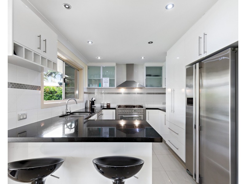 1 River Crescent, Broadbeach Waters QLD 4218