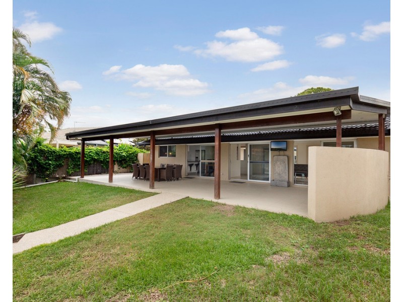 1 River Crescent, Broadbeach Waters QLD 4218