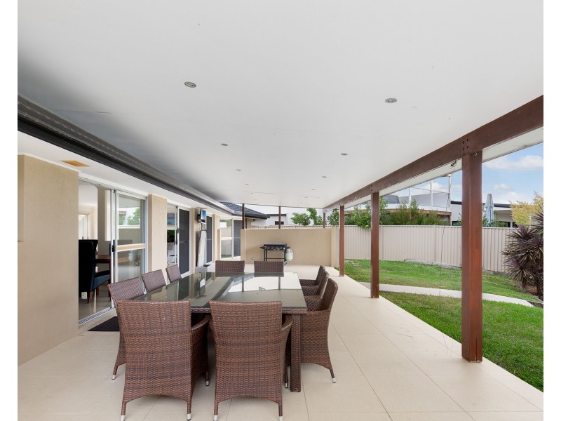 1 River Crescent, Broadbeach Waters QLD 4218