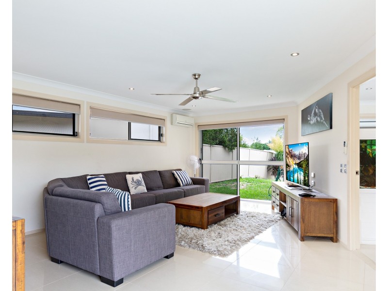 1 River Crescent, Broadbeach Waters QLD 4218