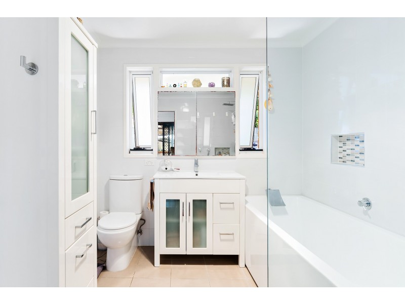 4 Balsa Street, Elanora QLD 4221