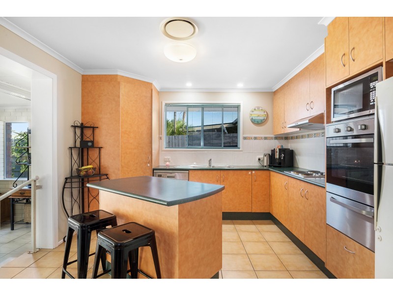 57 Bestmann Road East, Sandstone Point QLD 4511