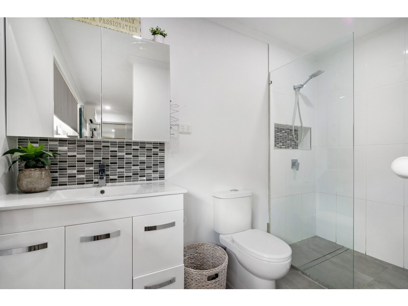 57 Bestmann Road East, Sandstone Point QLD 4511