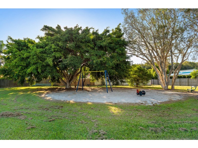 57 Bestmann Road East, Sandstone Point QLD 4511