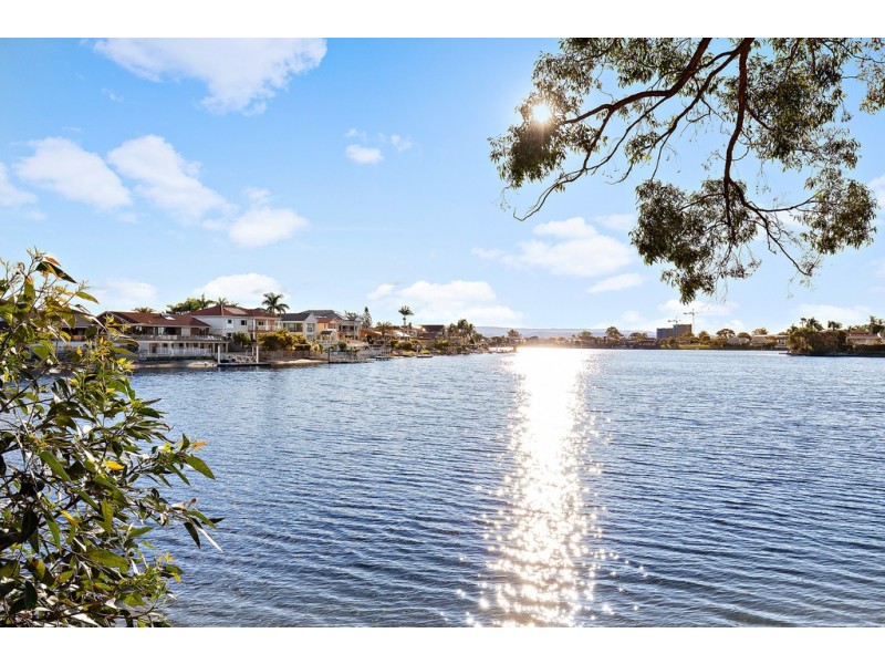 3/7 Jodie Court, Mermaid Waters QLD 4218