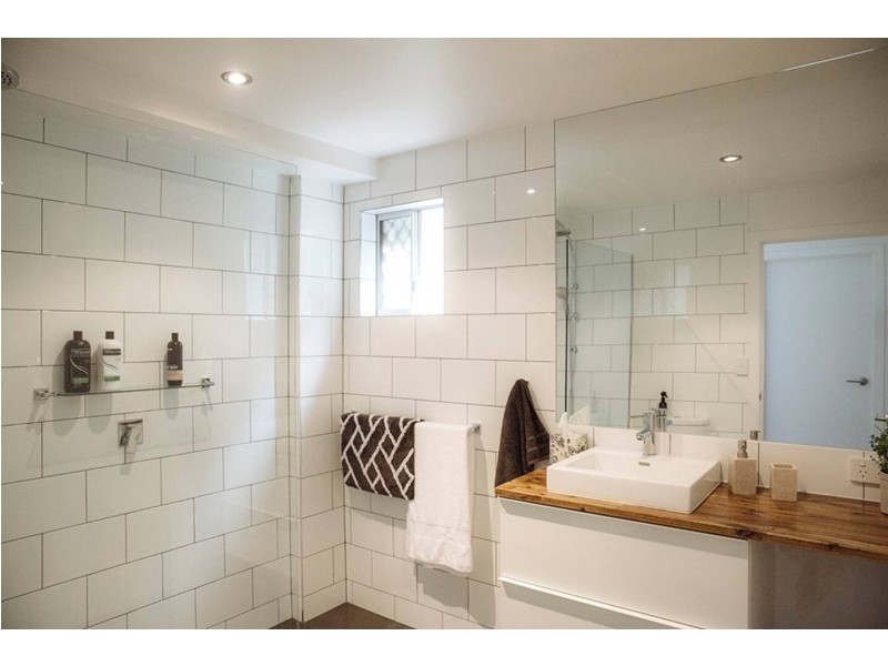 4/61 Mclean Street, Coolangatta QLD 4225