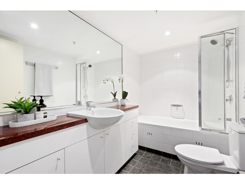 1109/1 Sergeants Lane, St Leonards NSW 2065