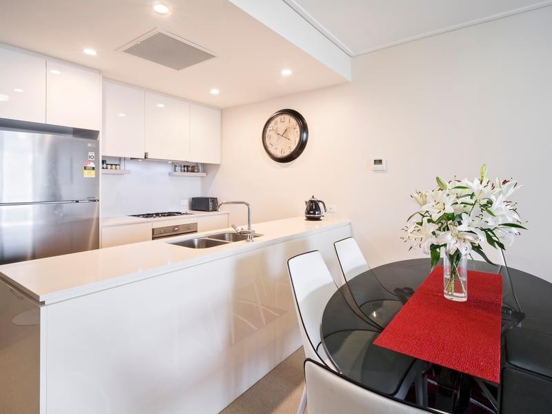 2504/1-8 Nield Avenue, Greenwich NSW 2065