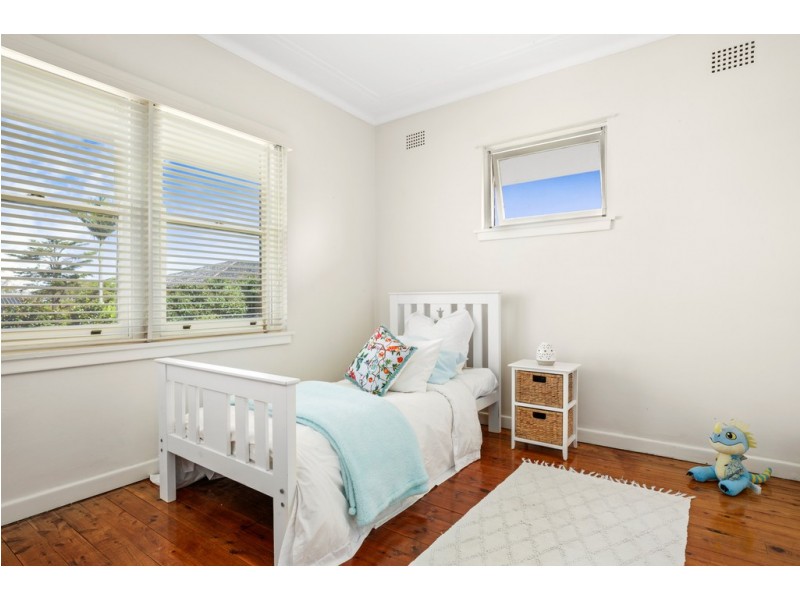 7 Neale Avenue, Forestville NSW 2087