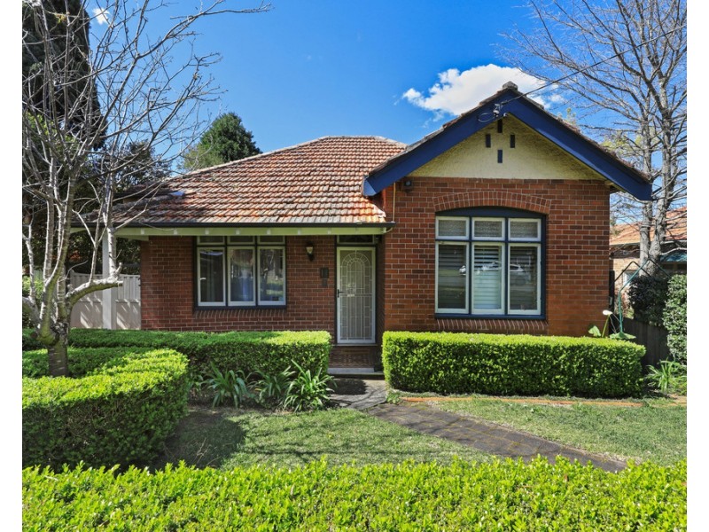 11 Ferncourt Avenue, Roseville NSW 2069