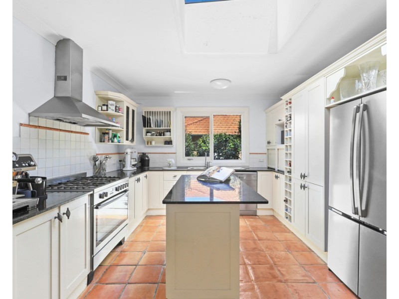 11 Ferncourt Avenue, Roseville NSW 2069