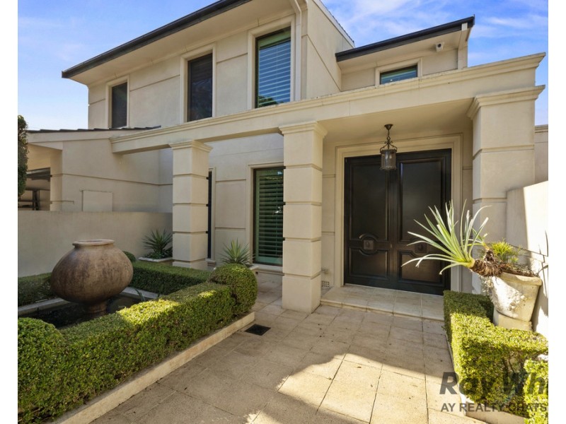 1A The Tor Walk, Castlecrag NSW 2068