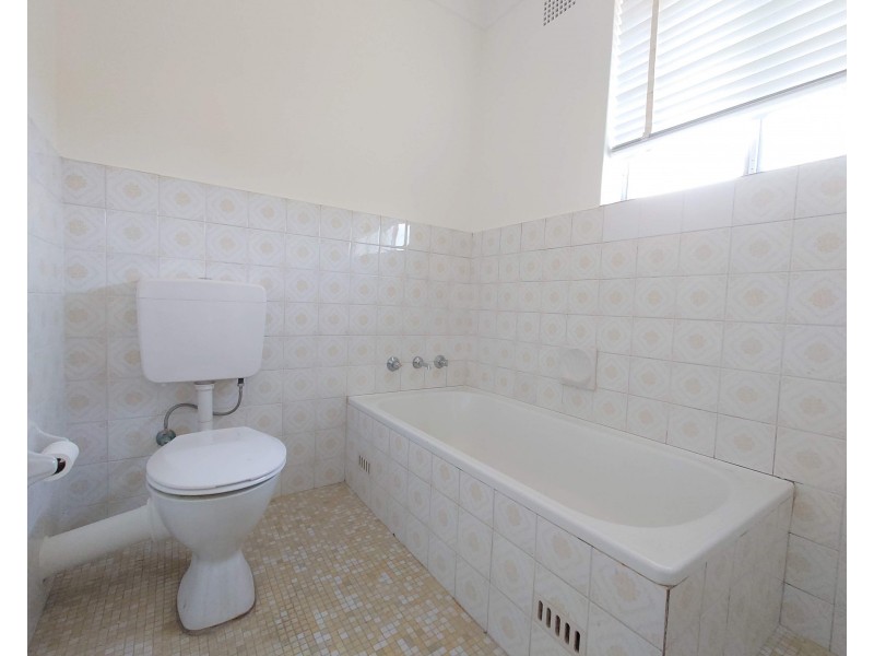 4/37 Fletcher Street, Campsie NSW 2194