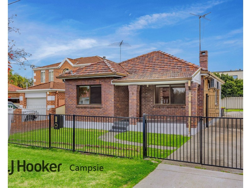 9 Karingal Street, Kingsgrove NSW 2208