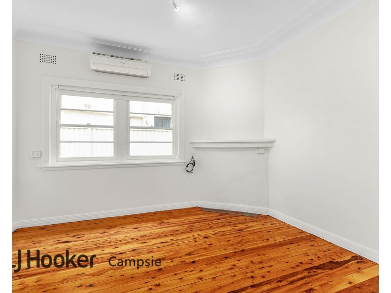 9 Karingal Street, Kingsgrove NSW 2208