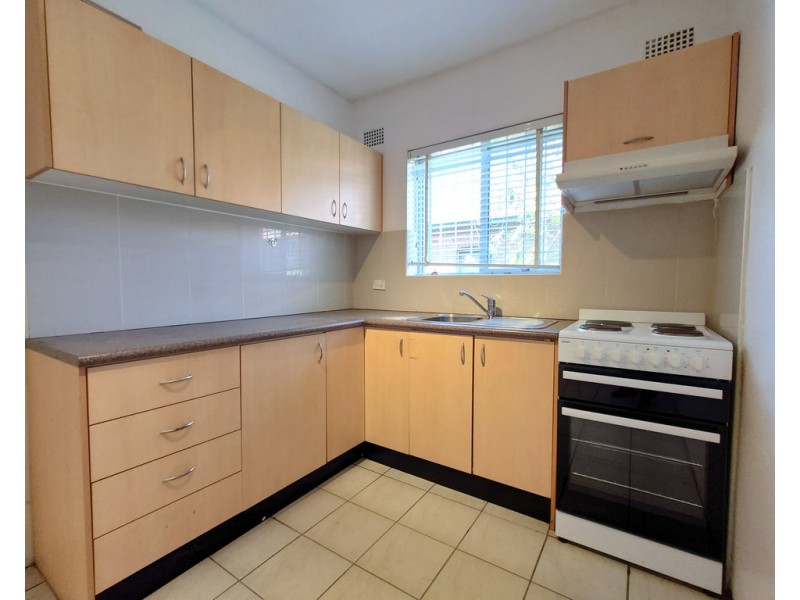 2/6 Park Street, Campsie NSW 2194