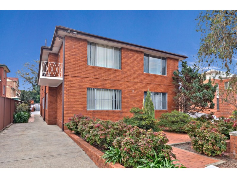 2/11 McKern Street, Campsie NSW 2194