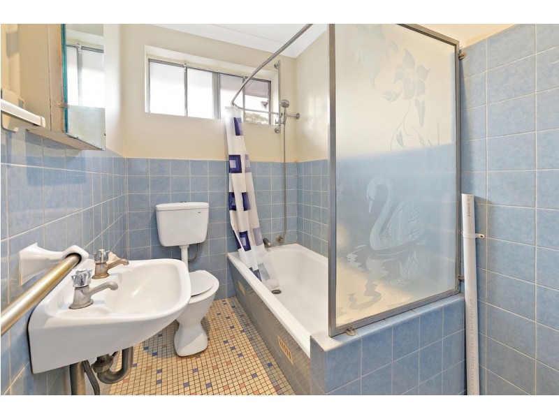 2/11 McKern Street, Campsie NSW 2194