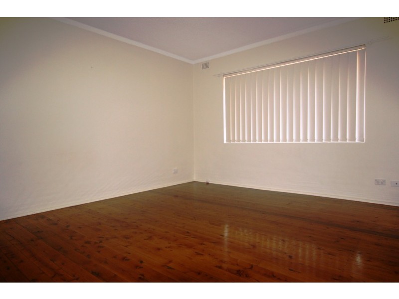 2/11 McKern Street, Campsie NSW 2194