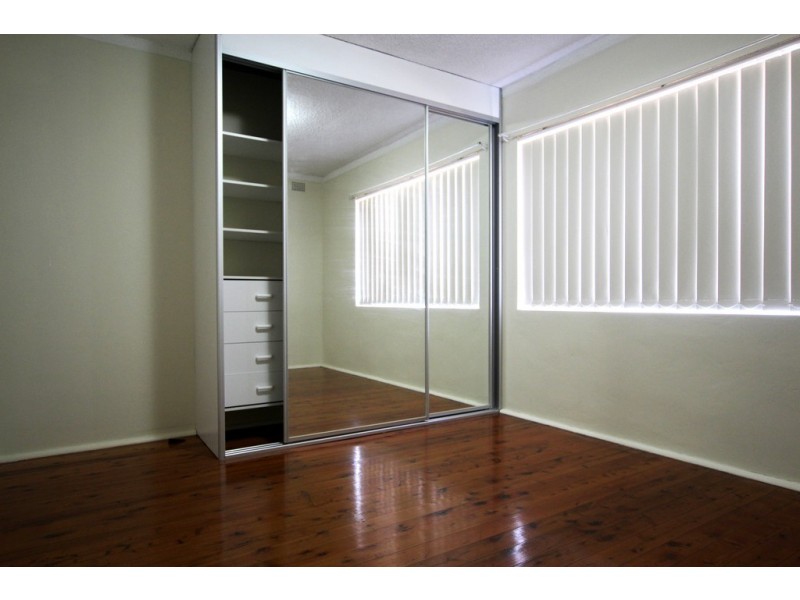 2/11 McKern Street, Campsie NSW 2194