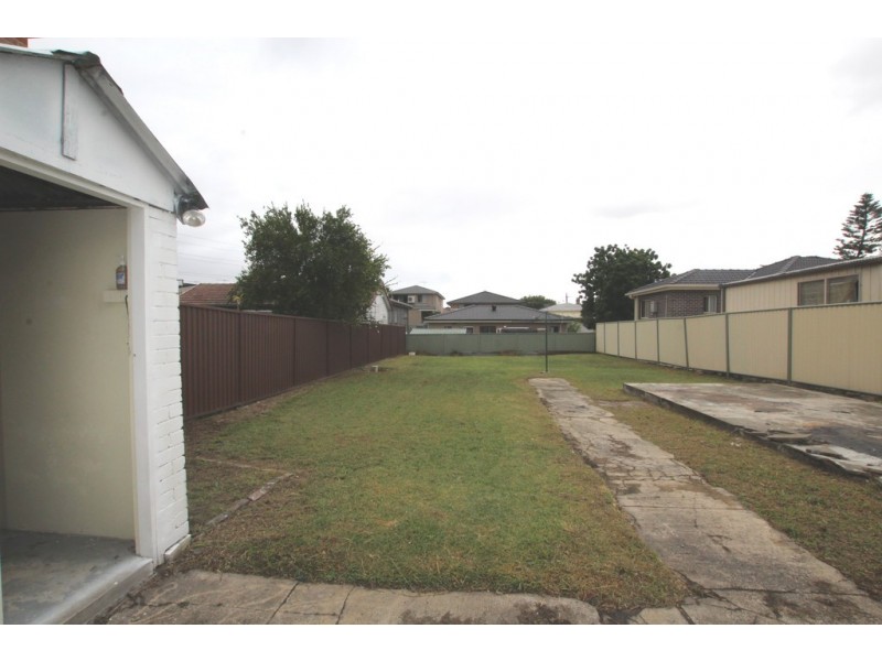 13 Lindsay Street, Campsie NSW 2194