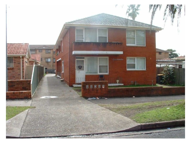 1/1 Eighth Ave, Campsie NSW 2194