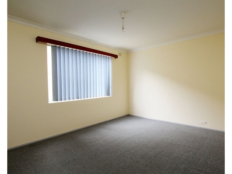 2/5 Third Ave, Campsie NSW 2194