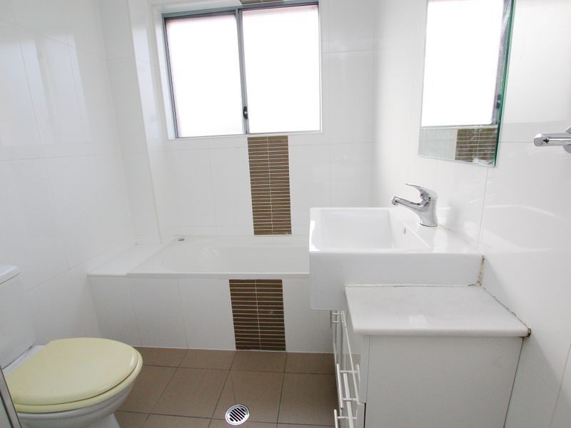 4/50-54 Third Ave, Campsie NSW 2194