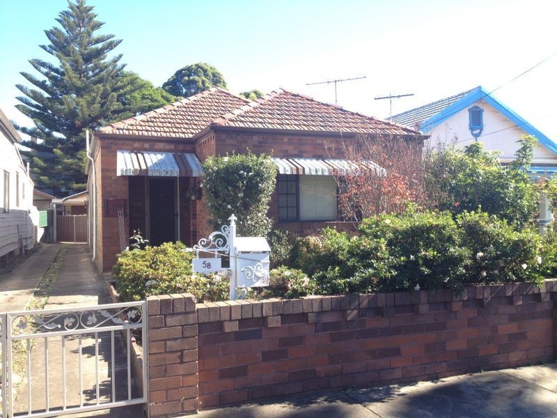 58 Fifth Ave, Campsie NSW 2194