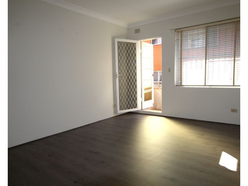 2/24 McKern Street, Campsie NSW 2194