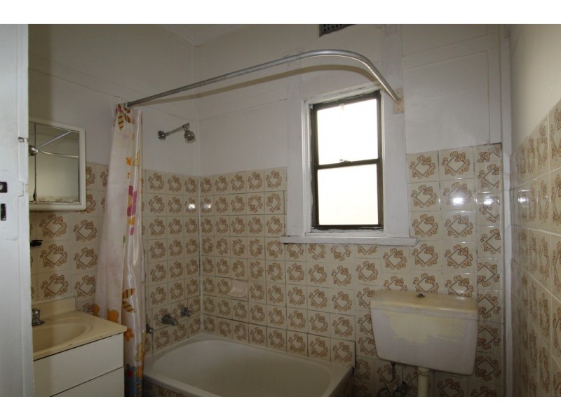 4 Moore street, Campsie NSW 2194