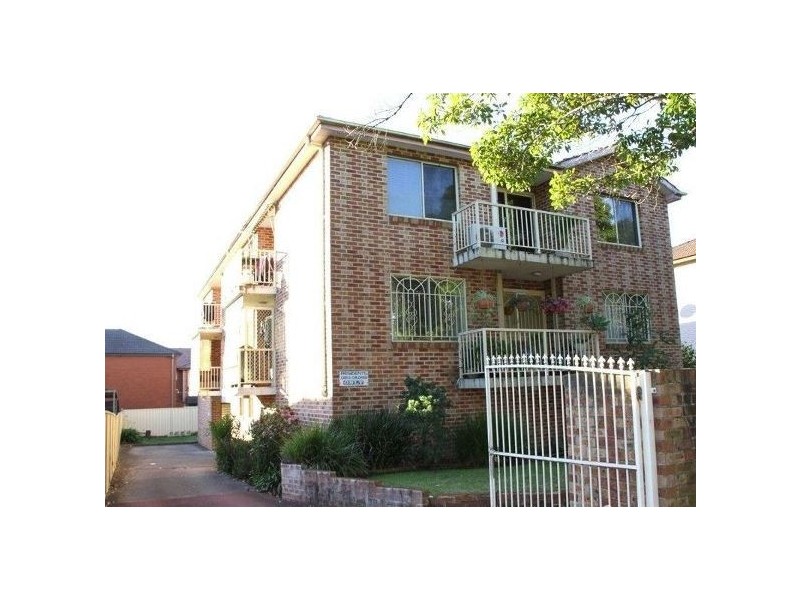 2/95 Ninth Ave,, Campsie NSW 2194