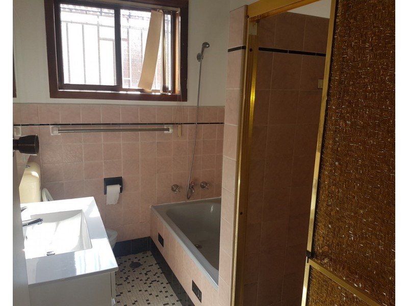 1/36 South Pde, Campsie NSW 2194